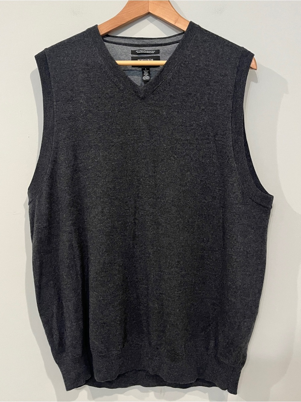 Nordstrom Men's Dark Charcoal 100% Extra Fine Merino Wool V-Neck Sweater Vest